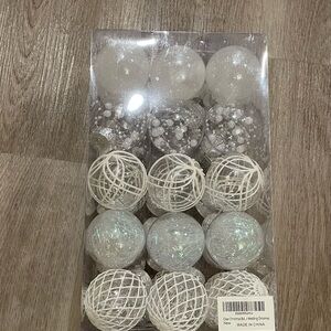 Clear White Decorative Christmas/Wedding Ornaments 30-Piece Set
